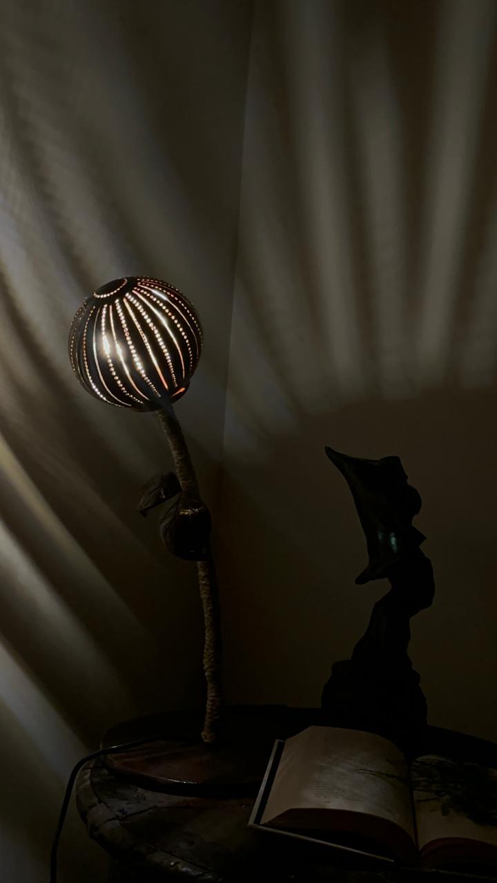 The 'Poomottu' Table Lamp