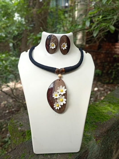 DAISY DEE NECKLACE SET