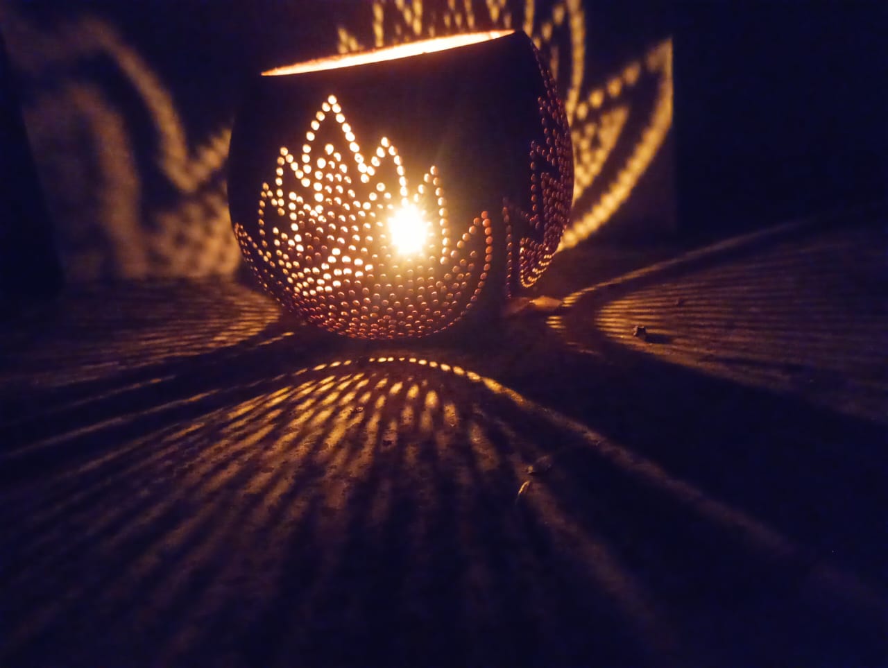 COCOLUMINARIA 2 (TEA LIGHT HOLDER WITH GHEE TEA LIGHT CANDLE)