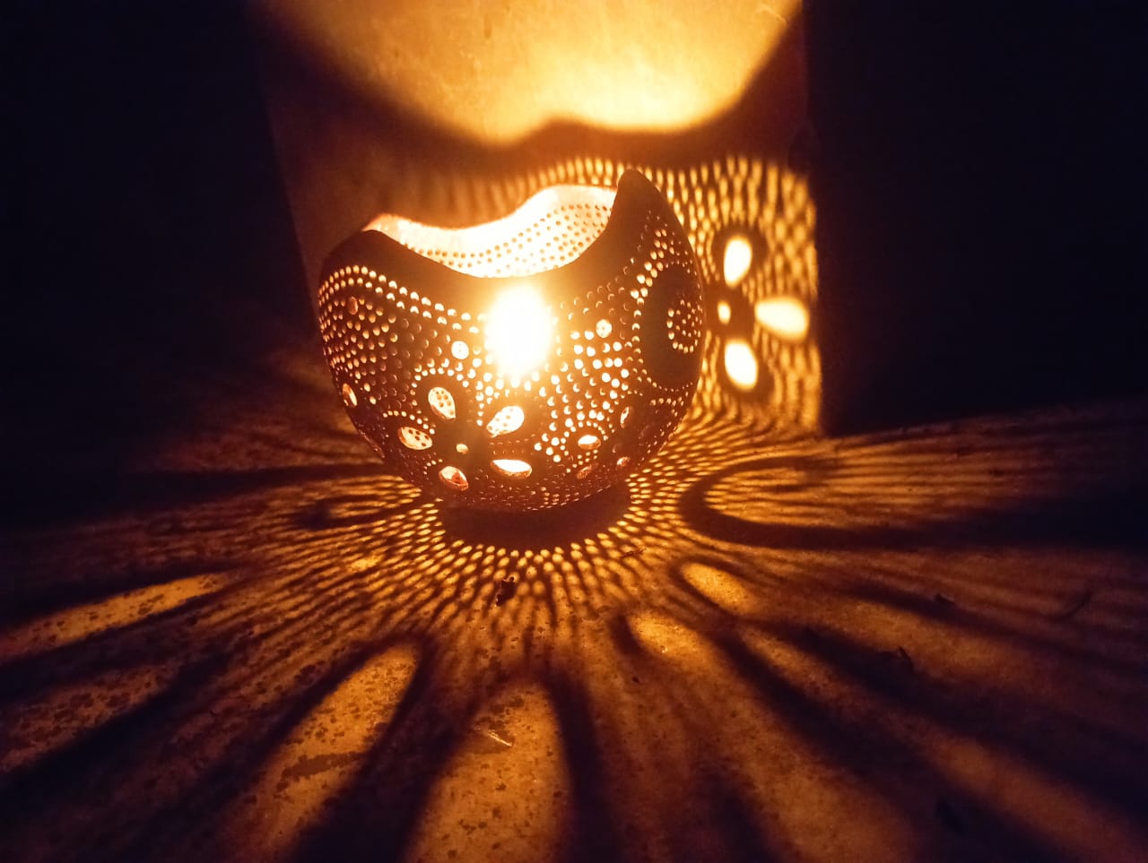 COCOLUMINARIA 1(TEA LIGHT HOLDER WITH GHEE TEA LIGHT CANDLE)