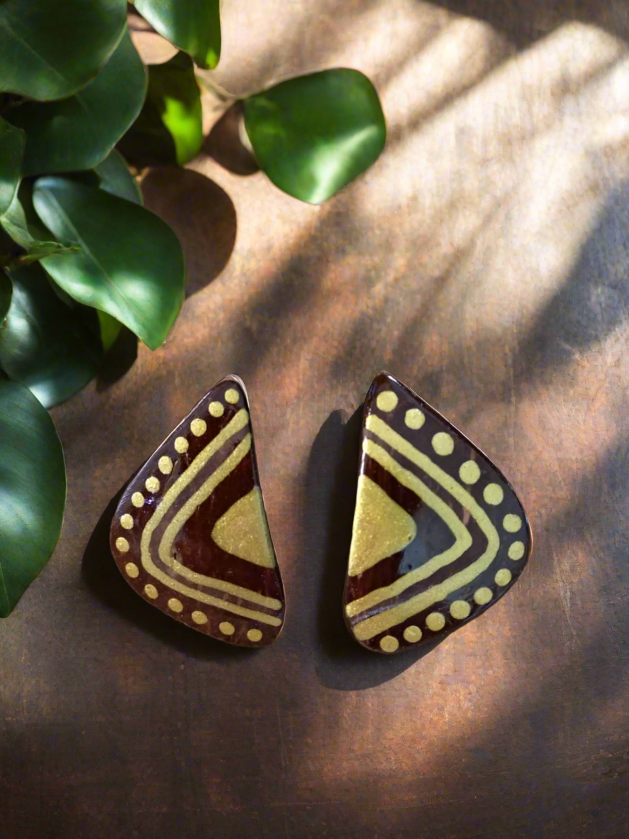 THE VINTAGE TRIANGLE EARRINGS