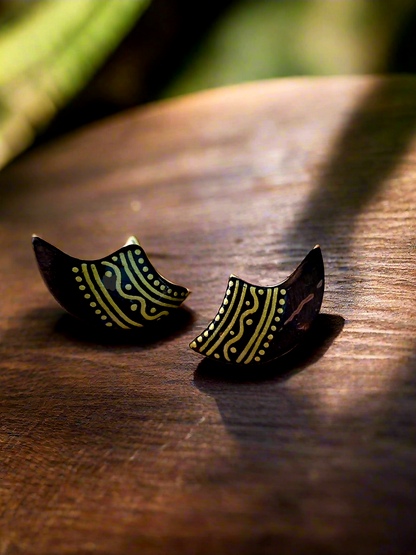 CLAW EARRINGS