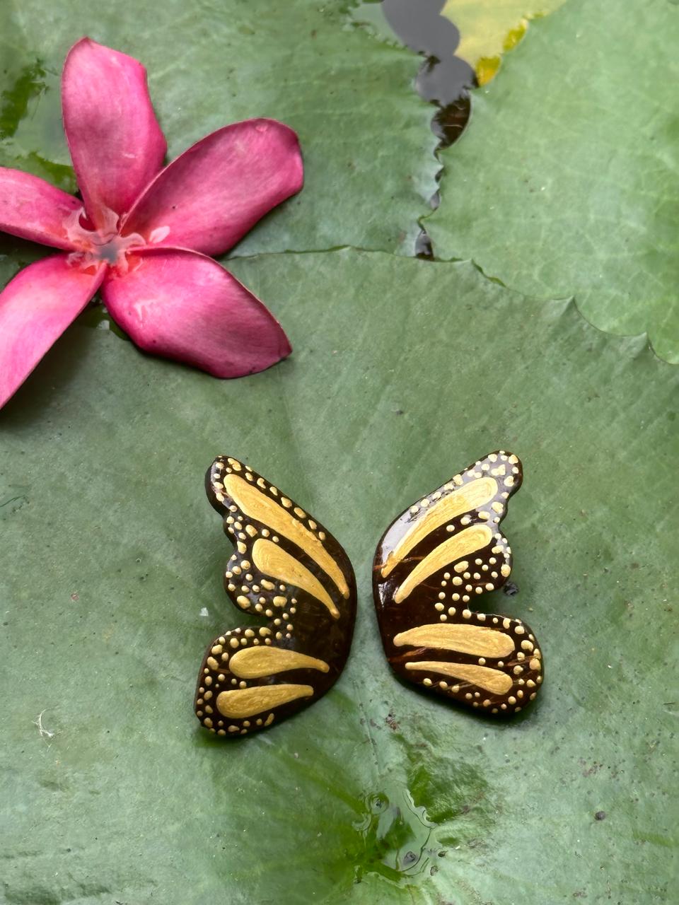 GOLDEN BUTTERFLY EARRINGS