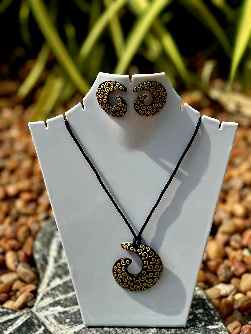 TRIBAL SPIRAL PENDANT SET